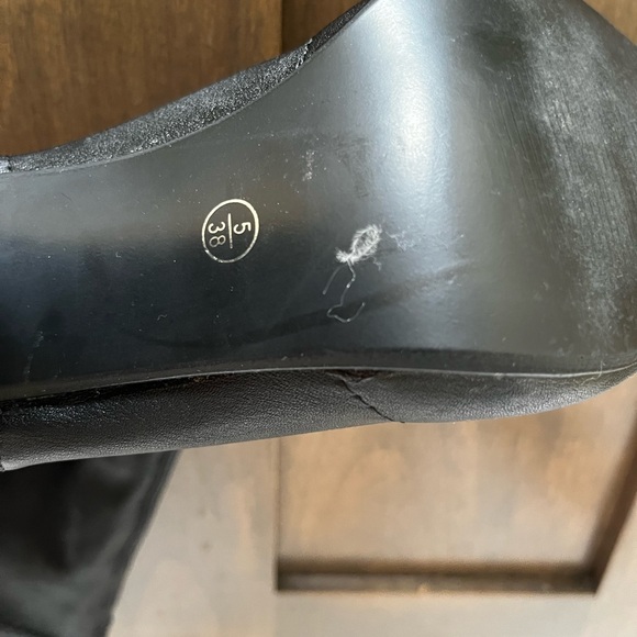 Black pointed boots. - Picture 6 of 7